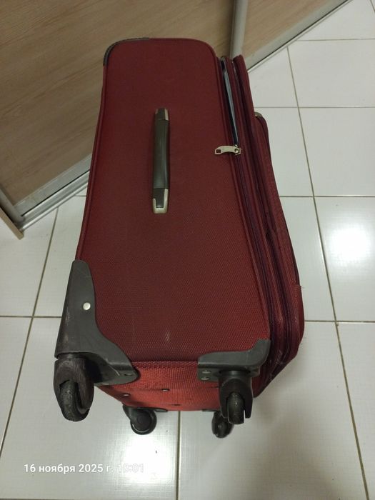 Большой текстильный чемодан  Gabol