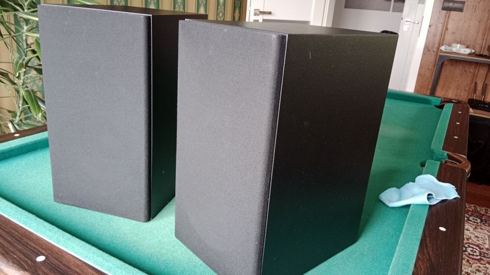 Grundig box 4700 kolumny podstawkowe monitory