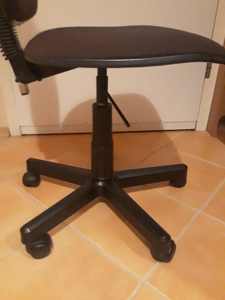 Krzesło obrotowe, fotel - z regulacją wysokości  siedziska
