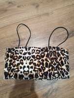 Crop top prettylittlething