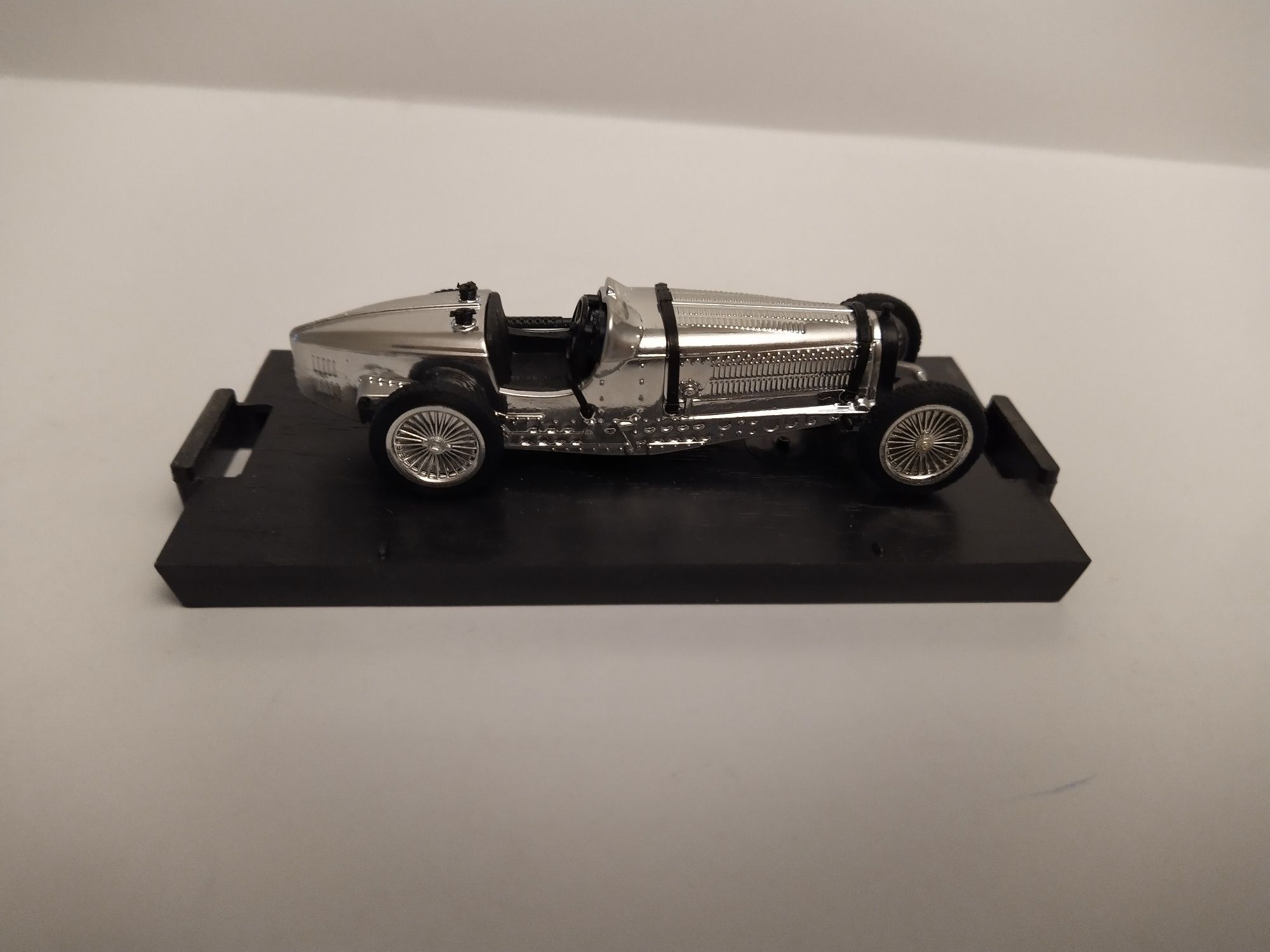 Bugatti Skala 1:43 Brumm