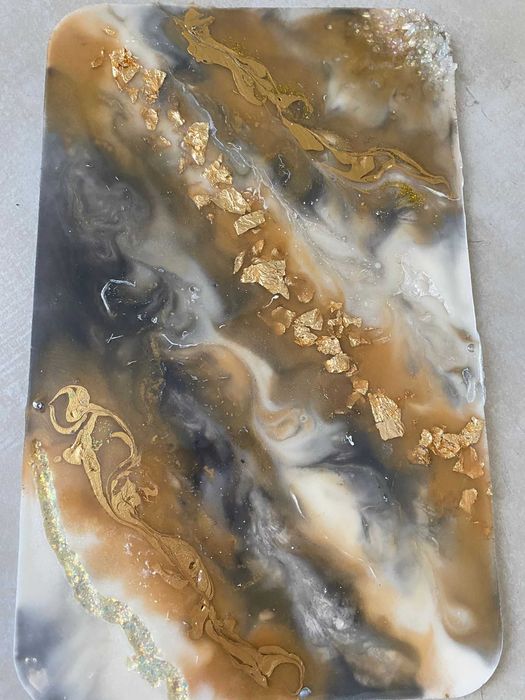 Arte abstrata cinza, ouro e branco com folha de ouro feita por NC.