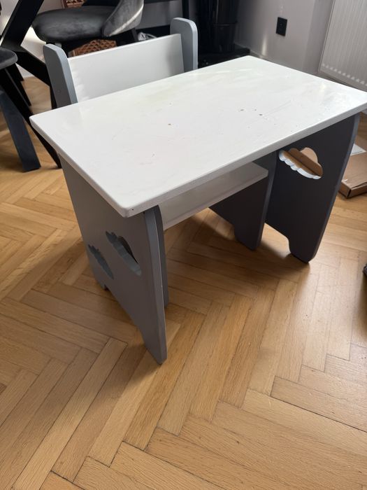 Stolik z krzesełkiem chmurka