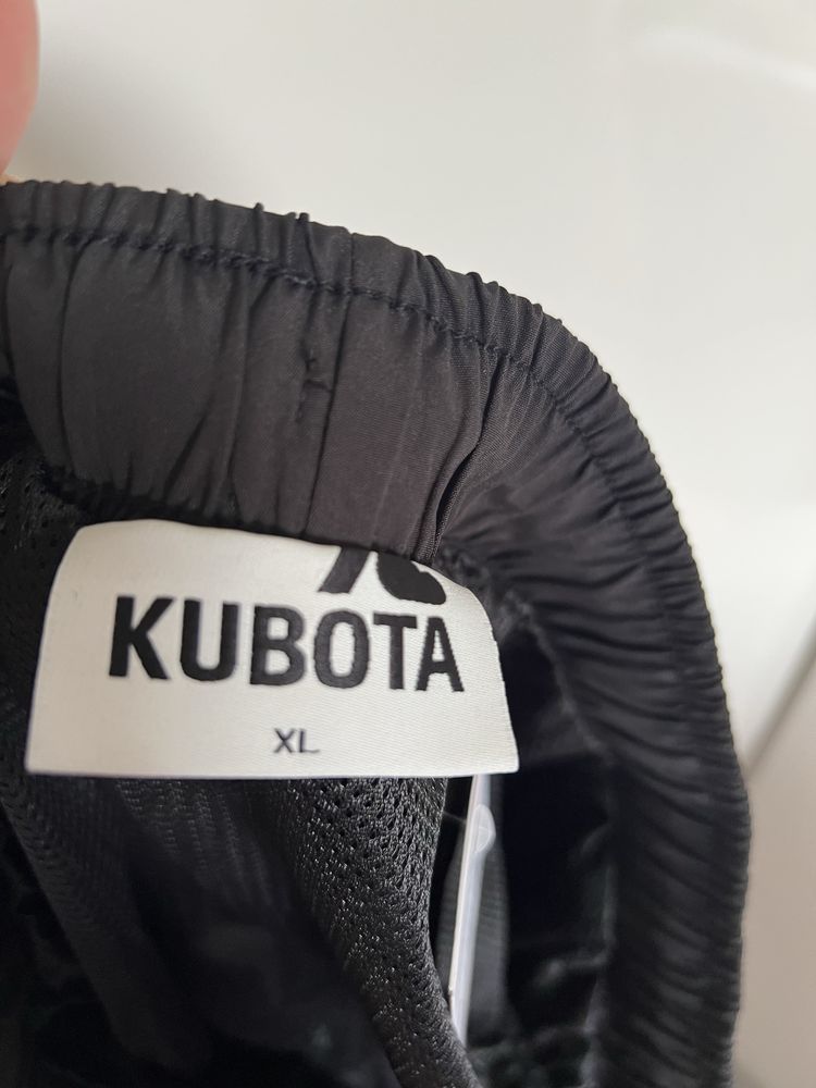 Kubota nowe szorty kąpielowe XL