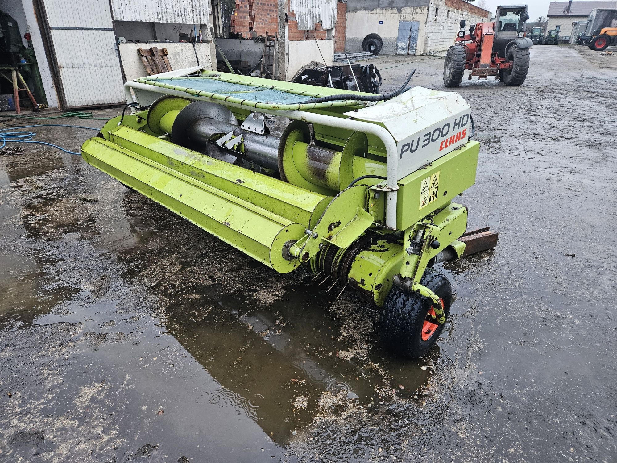 Podbieracz Claas Pick Up PU300HD do trawy