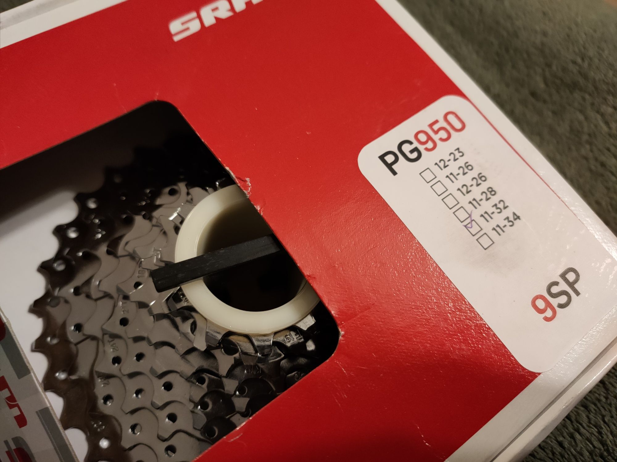 Nowa kaseta Sram PG950 9 speed 11-32