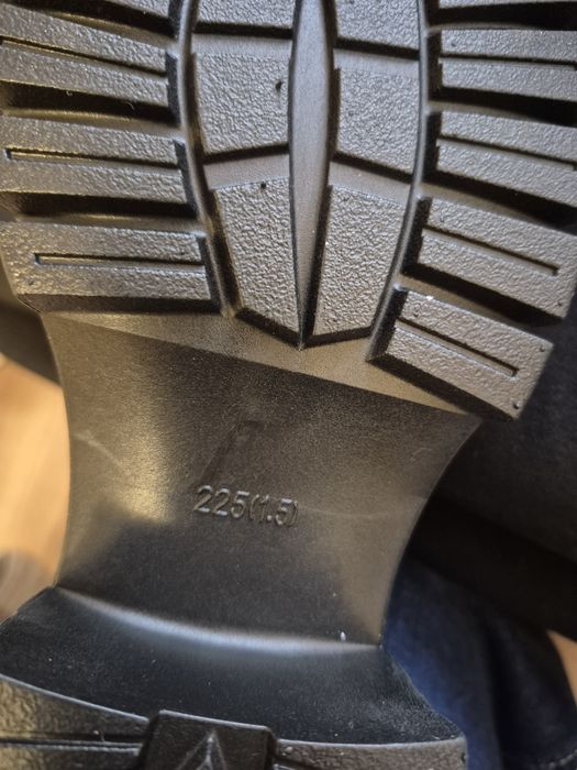 Нові демісезонні чоботи, 23,5-23 см