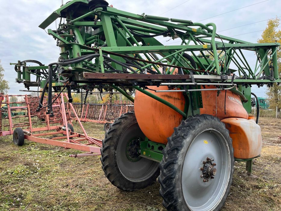 Причіпний обприскувач Amazone-Werke 18, 2009р