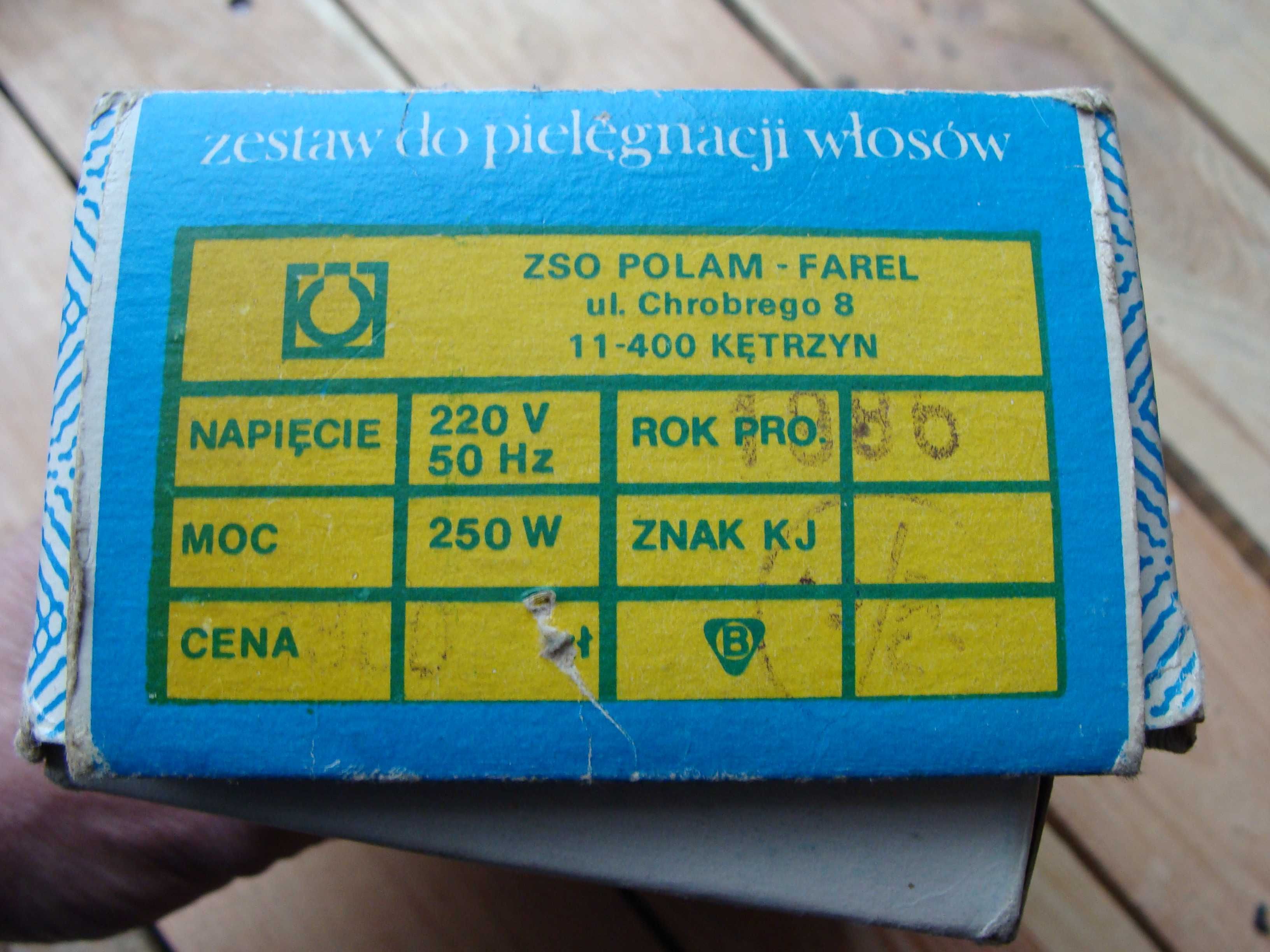 Nieużywany w pudełku Zestaw do pielęgnacji włosów(z suszarką) PRL