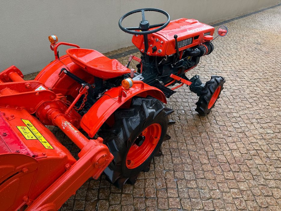 Trator Kubota em bom estado