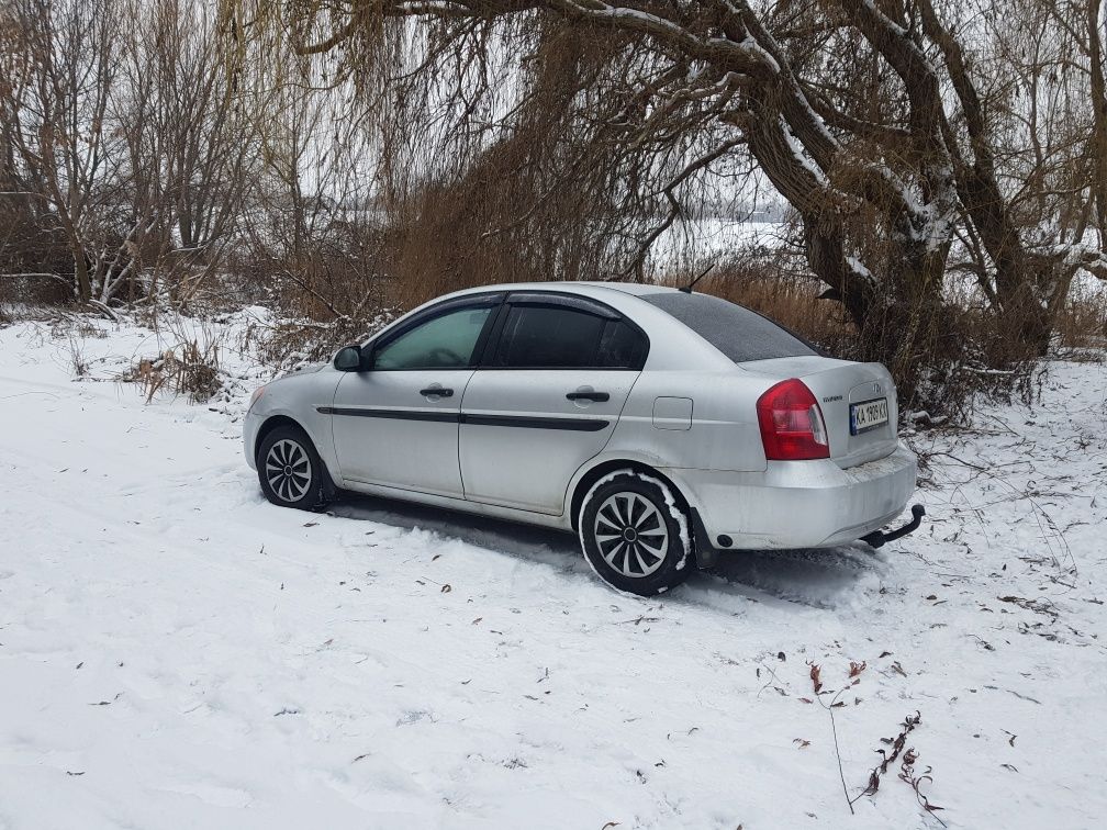 Hyundai accent 2008