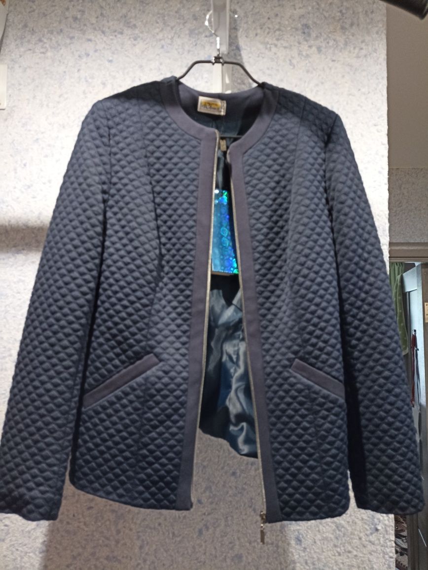 Куртка женская 48 размер