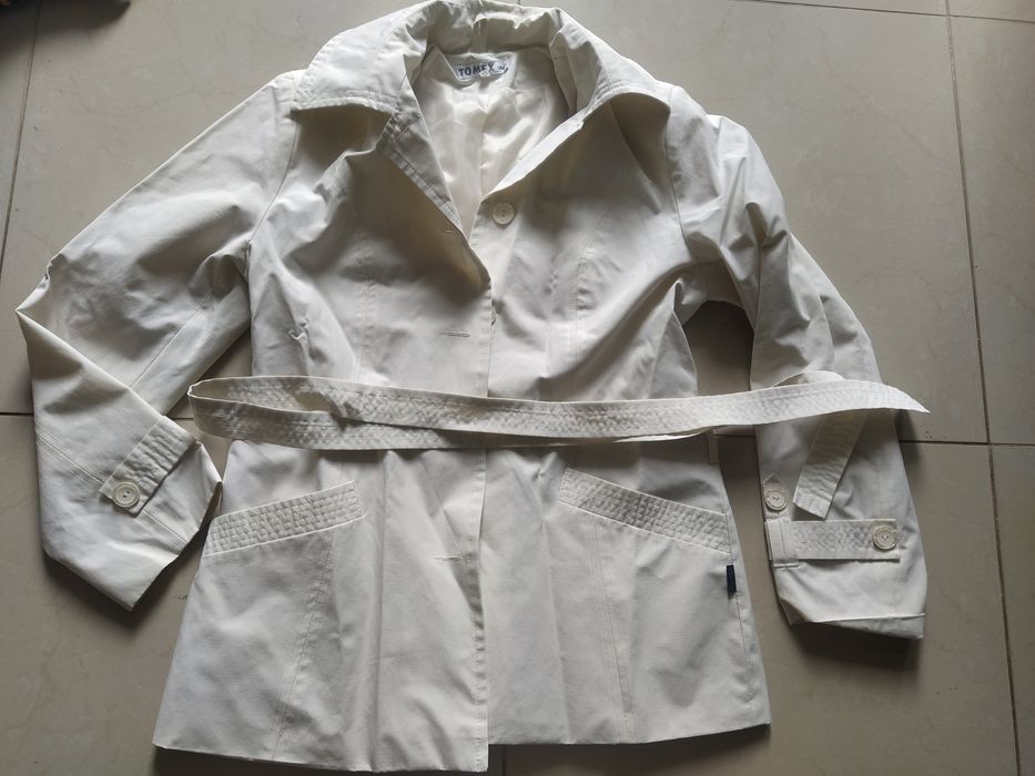 Płaszcz trencz kremowy r M L jak nowy