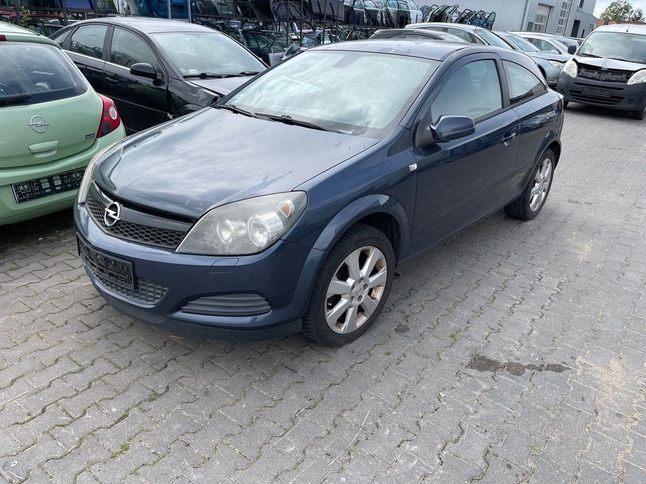 OPEL ASTRA H GTC BŁOTNIK DRZWI Z168