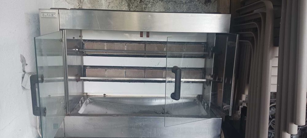 Máquina de Assar Frango no Espeto