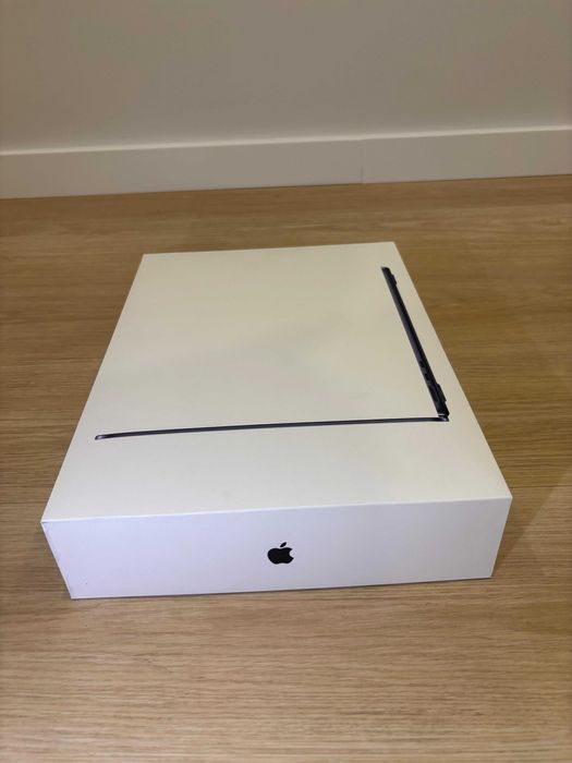 MacBook Air m4 midnight 13.6 16gb ram 512ssd