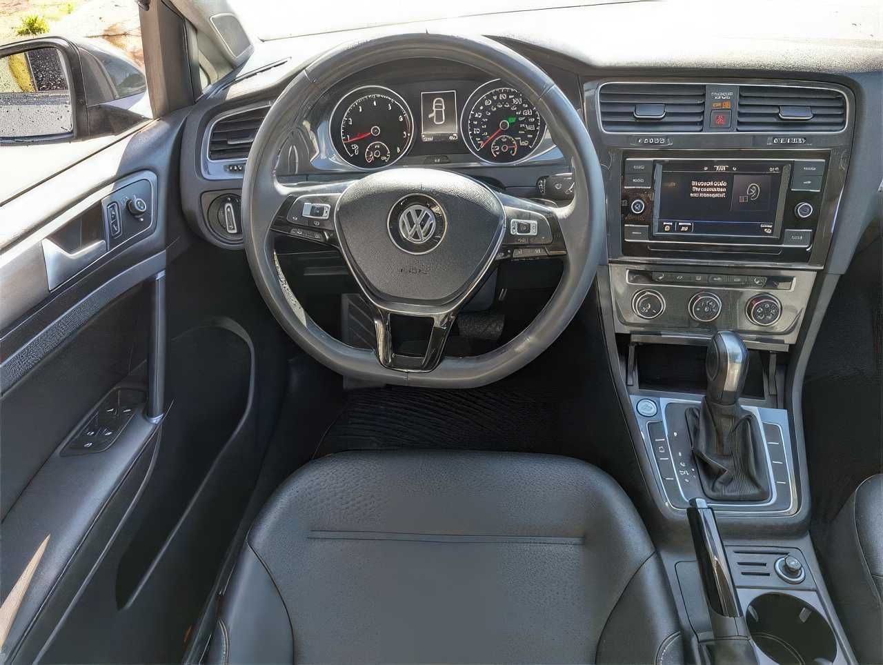 2020 Volkswagen Golf TSI