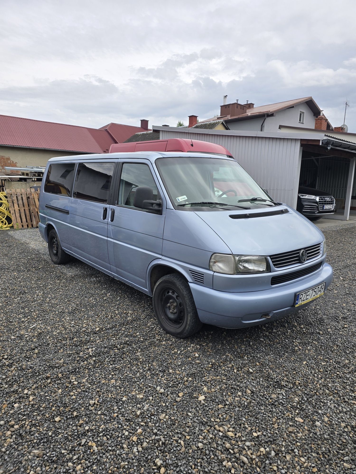 VW T4 Caravelle 2,5 102km