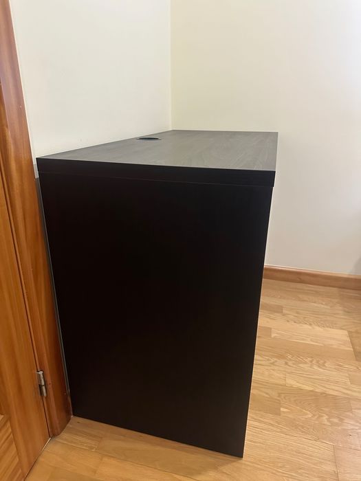Secretária IKEA como NOVA
