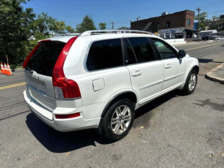 Volvo XC90      2014