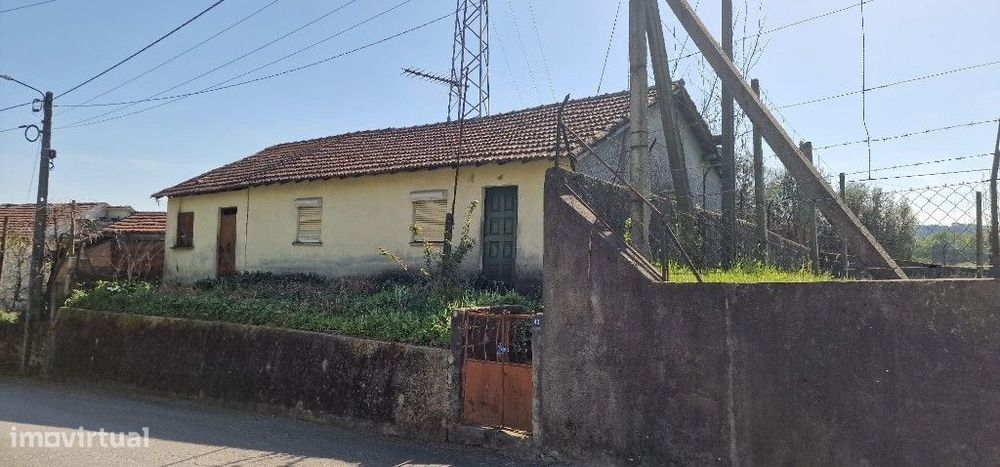 Moradia p/ Restauro - Eira Vedra