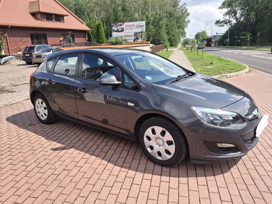 Opel Astra J benzyna po liftingu