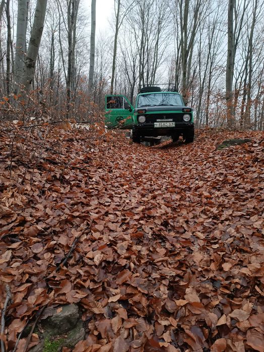 Продам ниву підготовлена для офроуда