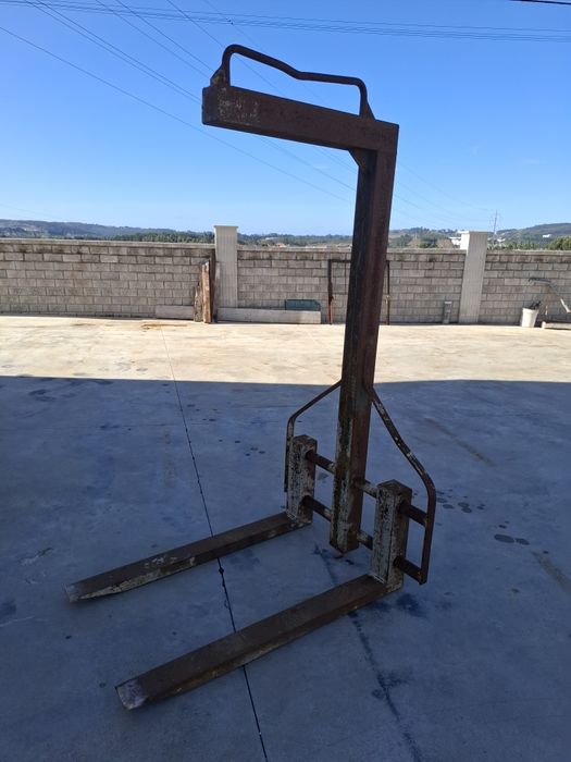 Porta paletes para grua