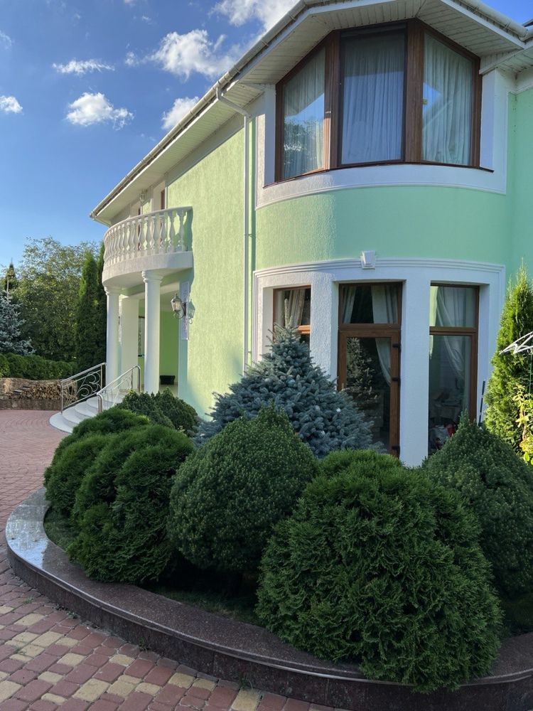 205 Роскошная усадьба на берегу озера