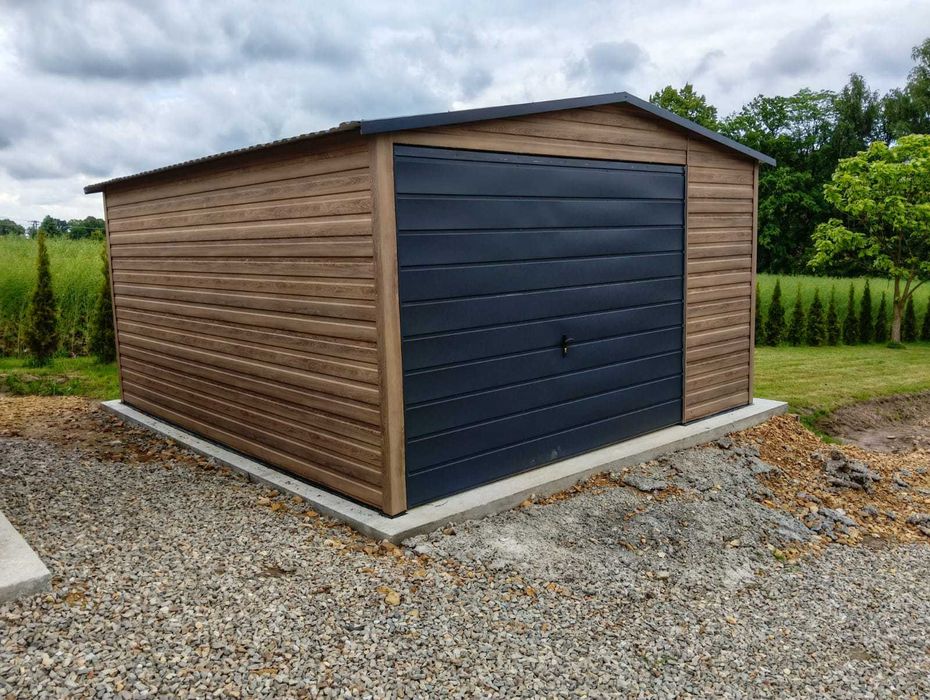 Garaż blaszany 4x5 drewnopodobny dwuspadowy brama uchylna