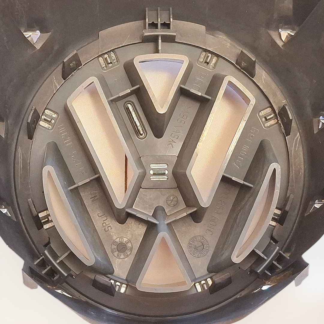 Решітка радіатора VW Passat B5 W8 Разборка Volkswagen Passat B5 B5+