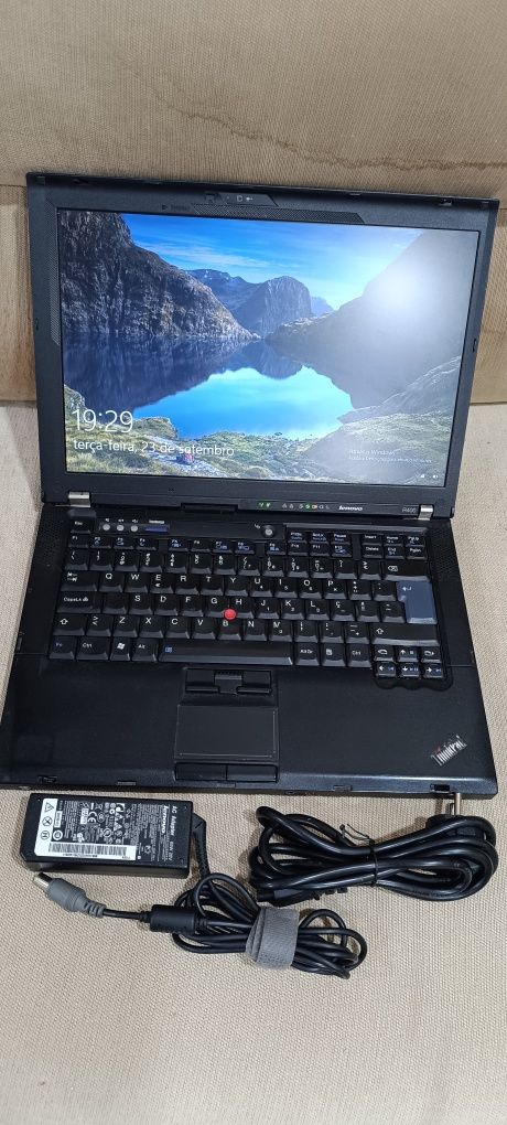 Lenovo ThinkPad R400