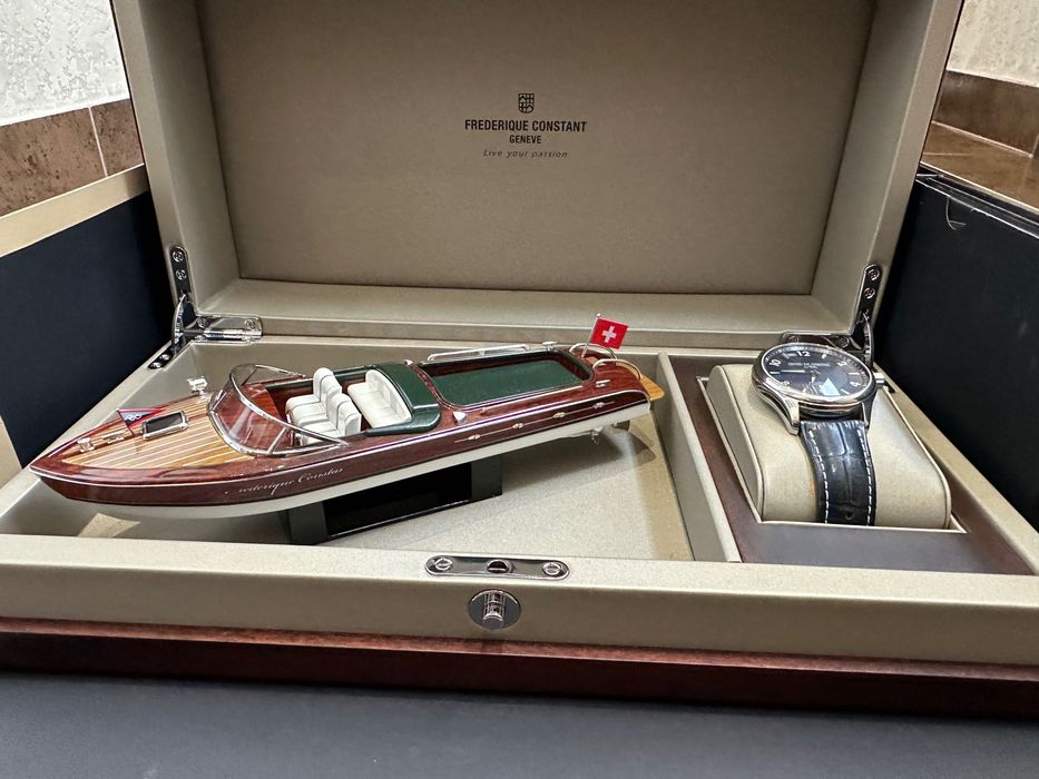 Годинник Frederigue Constant