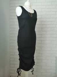 Czarna sukienka prążek