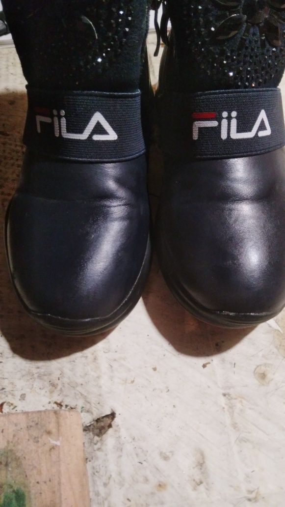 Осенние ботинки FILA
