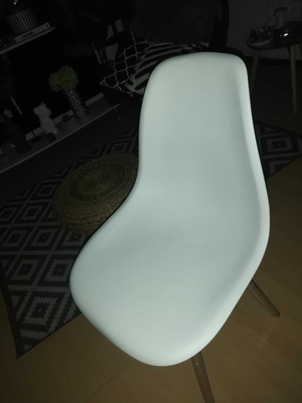 Интерьерный стул Enzo белый дерево