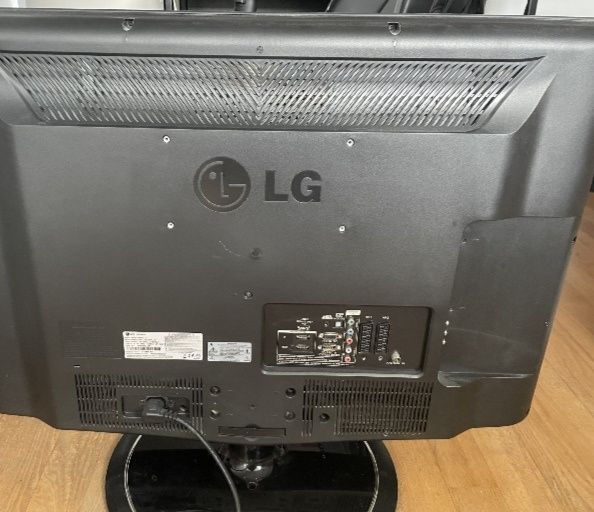 Telewizor LG 32 cale z 2 HDMI i dekoderem dvbt2