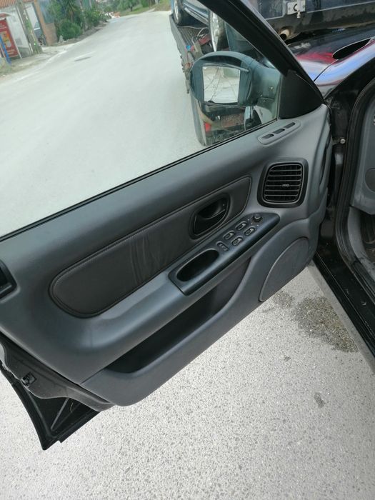 Renault Laguna 1.8 gasolina para peças bancos pele eléctricos Boa mecâ