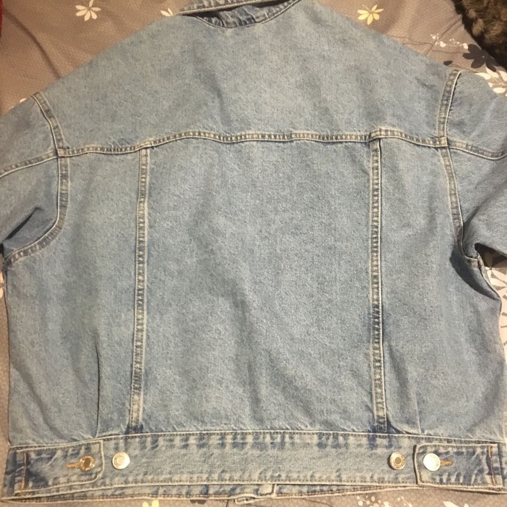 Джинсова куртка Bershka M