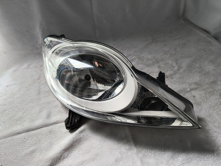 Lampa prawa Peugeot 108 Europa reflektor przedni