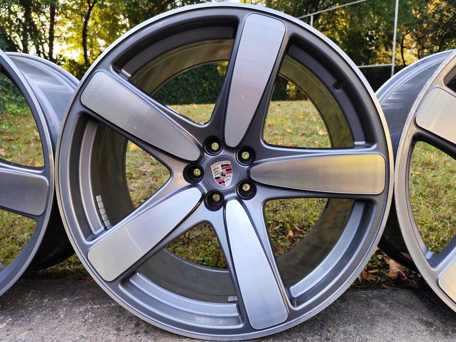 Porsche Macan Felgi 21 Przód 9Jx21 ET26 Tył 10Jx21 ET19 5x112