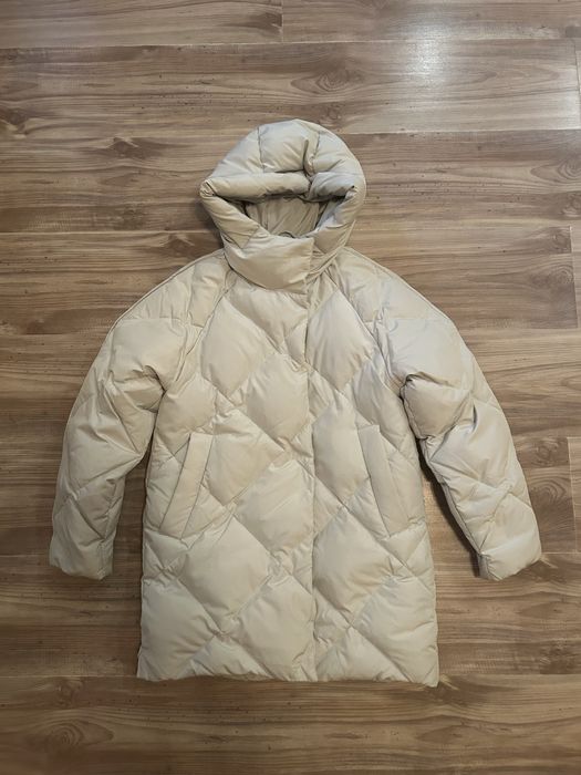 Жіночий пуховик ZARA
