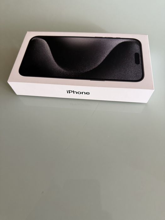 iPhone 15 Pro Max preto titâneo 256 GB
