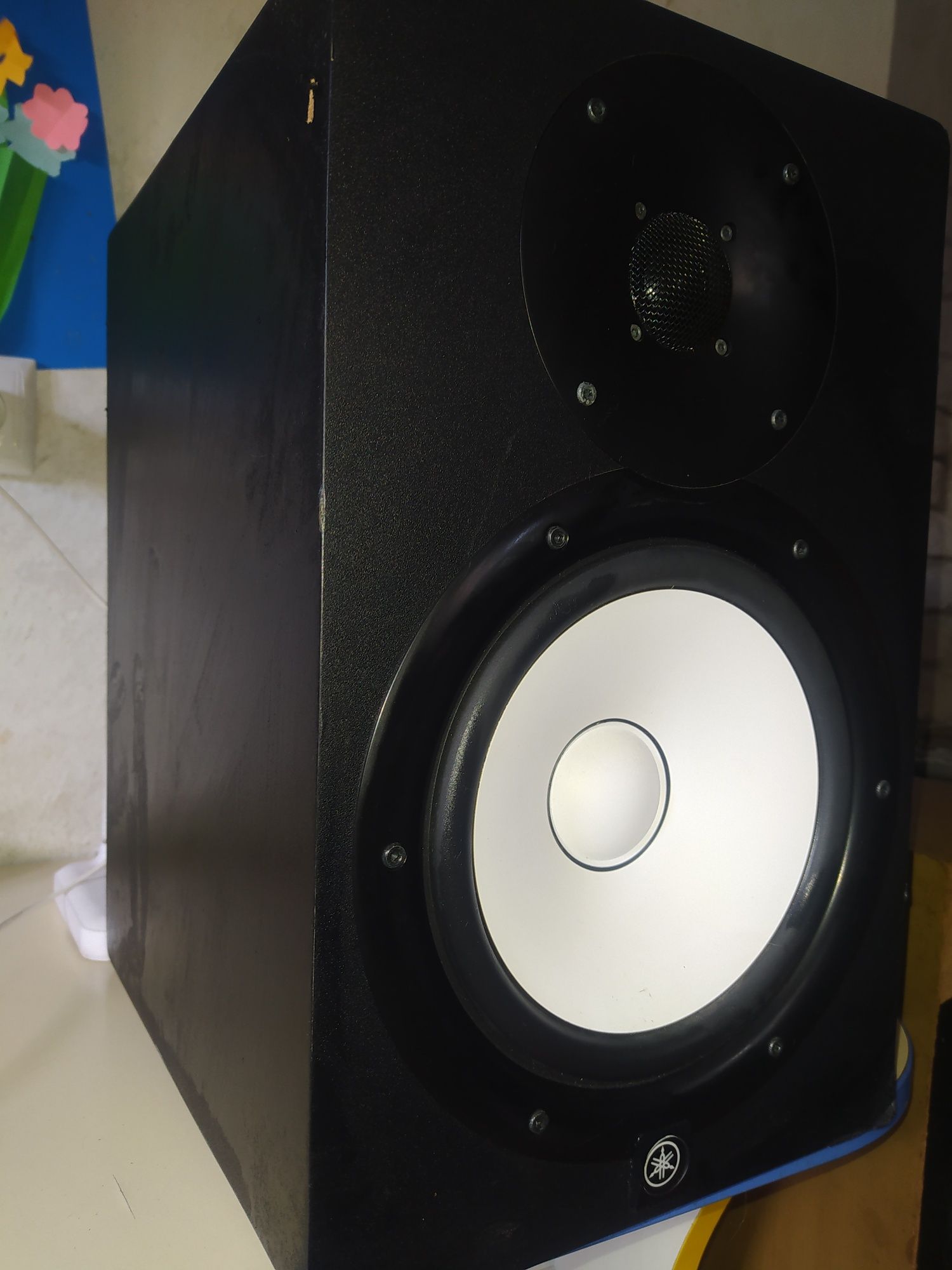 Студійний монітор yamaha hs8