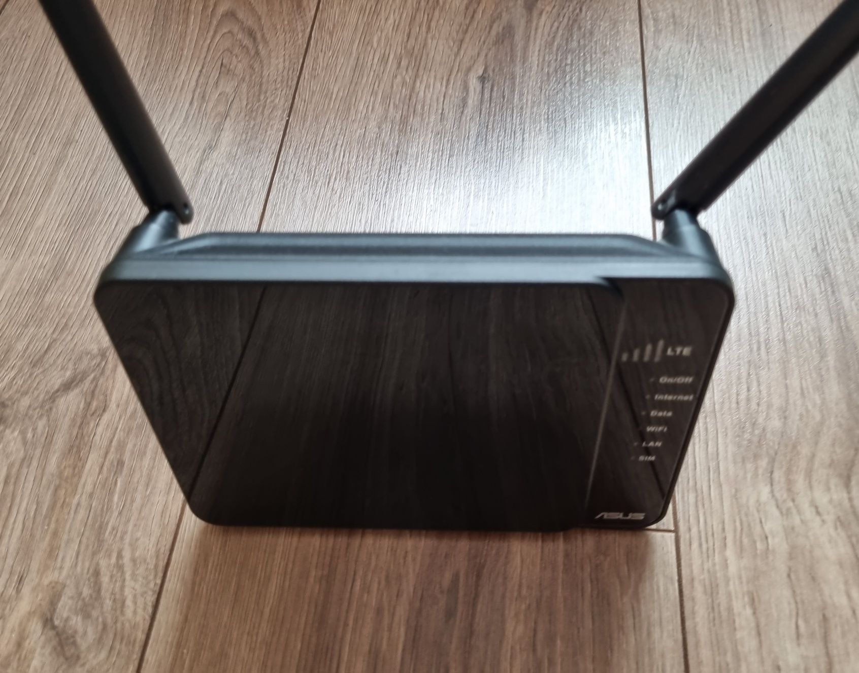 Router Asus 4G N12 LTE, SIM n300