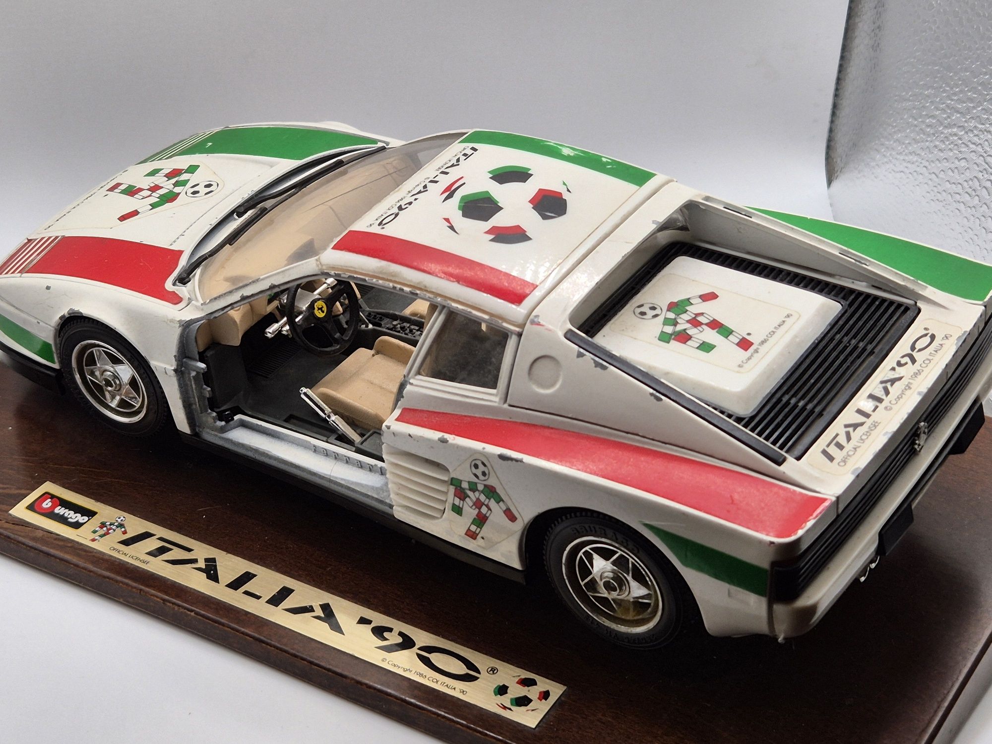 Model Burago Ferrari Testarossa Italia 90