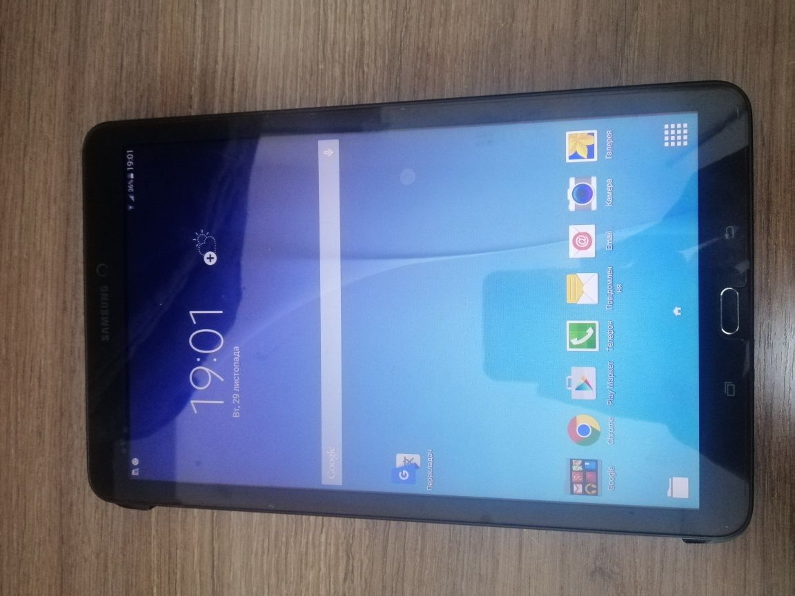 Планшет SAMSUNG Galaxy TAB E