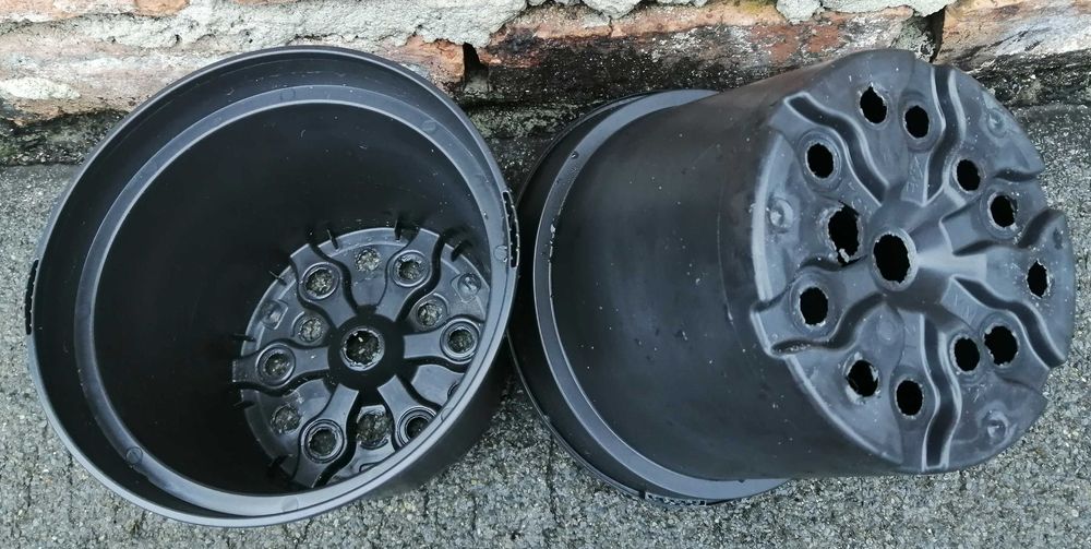 Doniczki produkcyjne 2 litry czarne 2L 16,5 cm PRZEMYSŁOWE