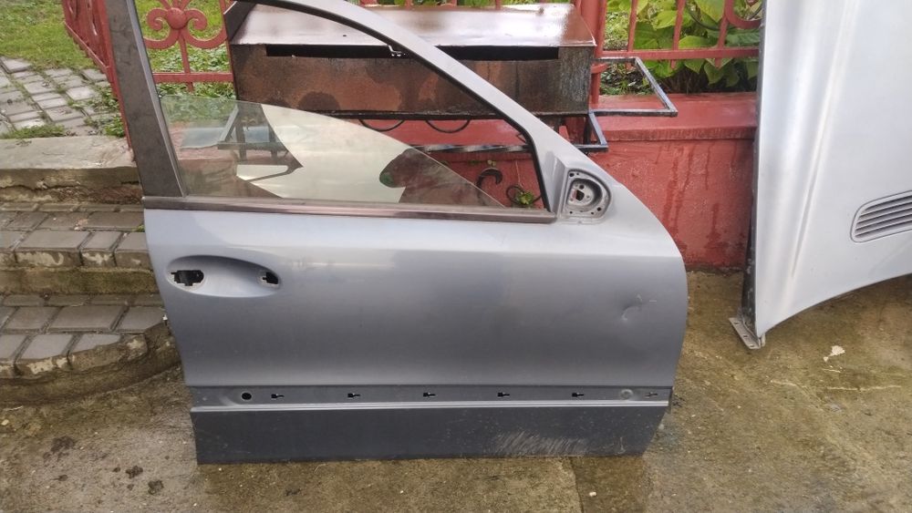 Передня права дверка Мерседес w211 рестайлінг