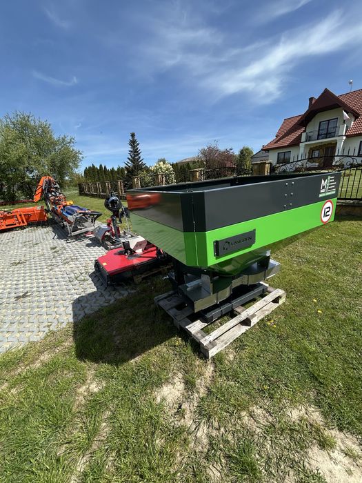 Rozsiewacz nawozu Polowy/Sadowniczy 600/1200L LANGREN